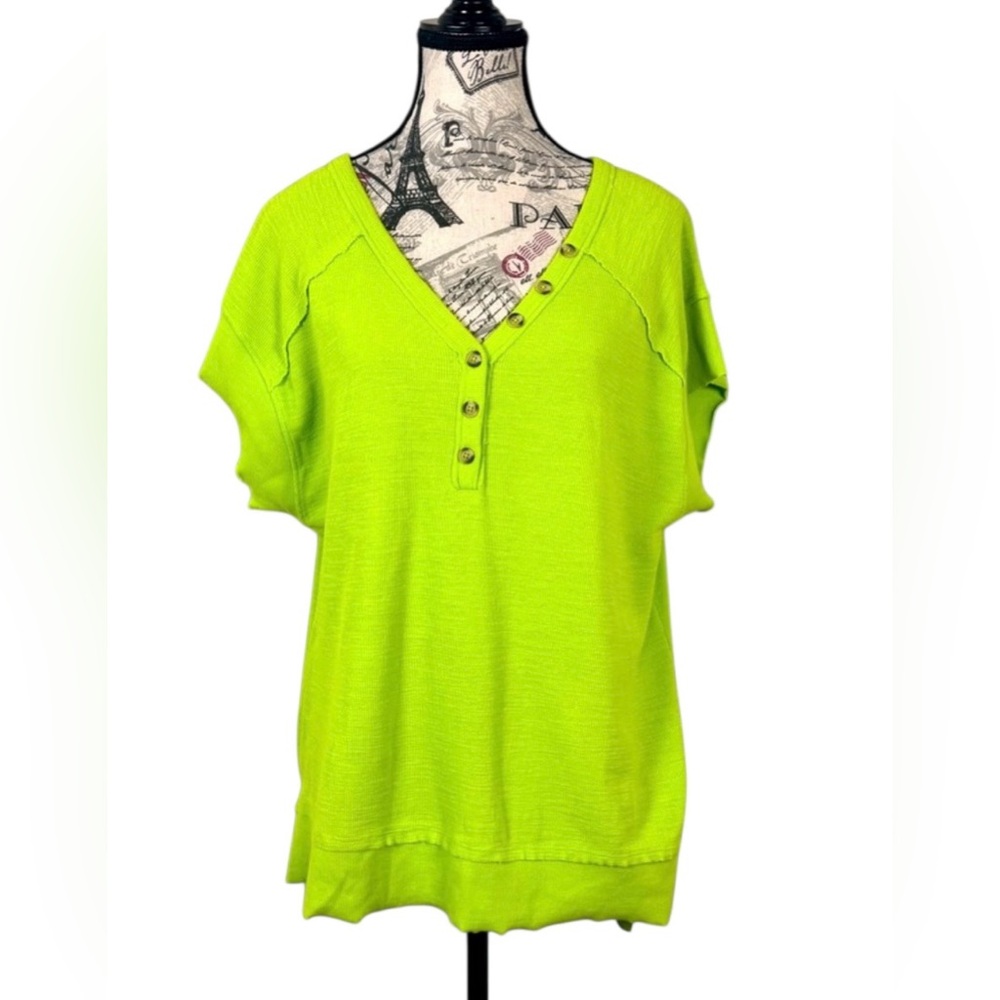 Westbound Cotton Vibrant Green V-Neck With Buttons Raw Edges Size Medium